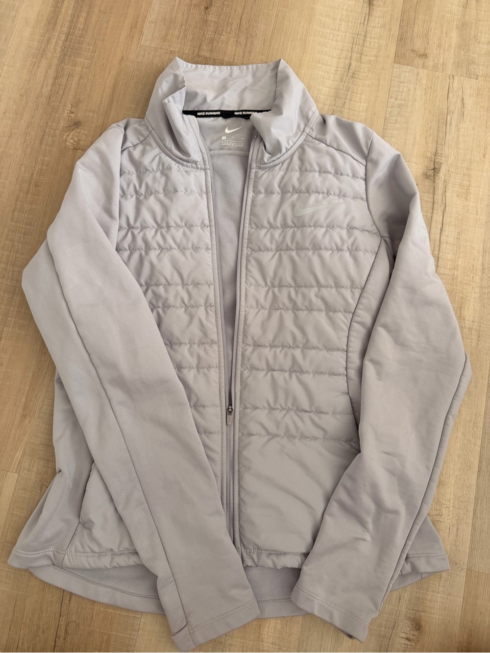 Nike Women’s Light Gray Quilted Hybrid Puffer Jacket